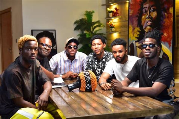 Lead actors on Dark October