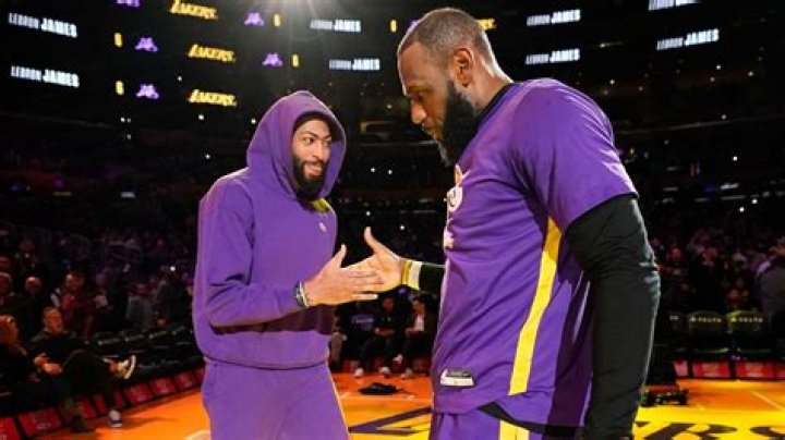 LeBron James says Anthony Davis is face of Lakers franchise