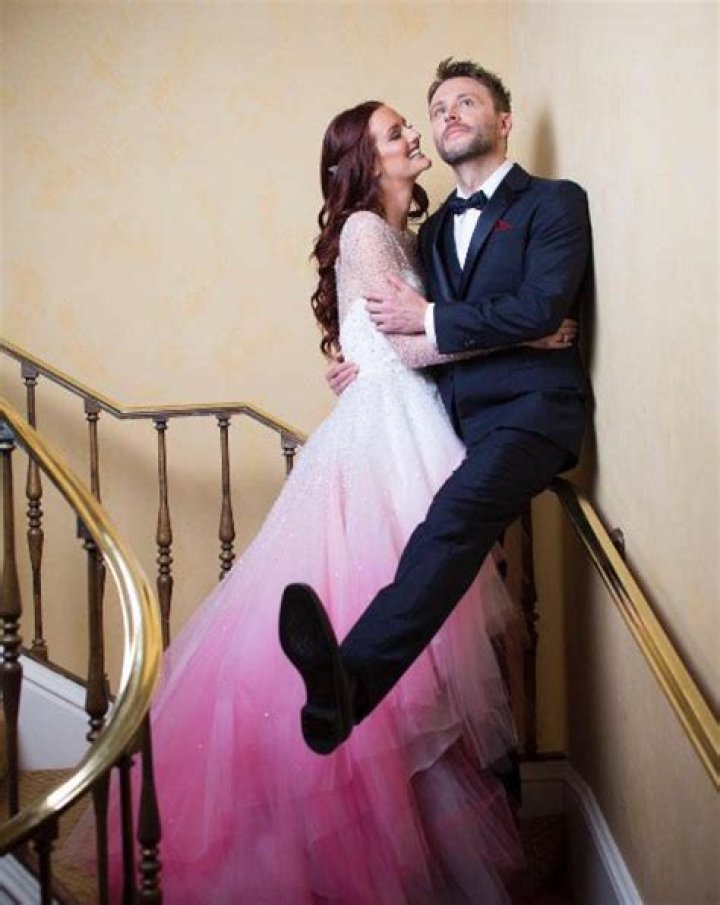 Lydia Hearst and Chris Hardwick marry: see her stunning pink dress!