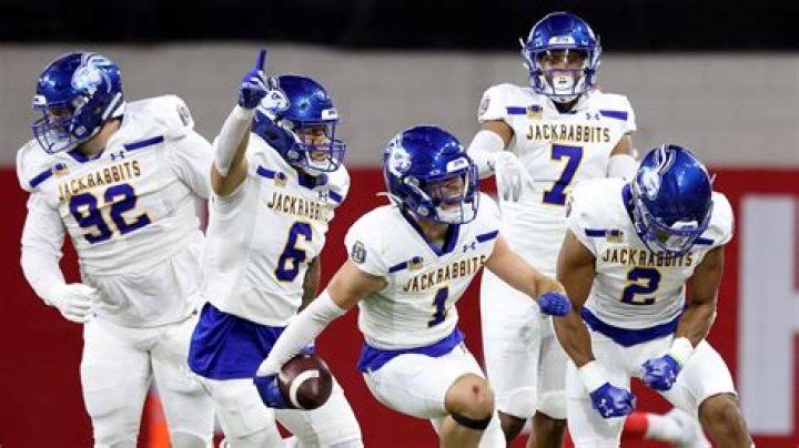 Mayo leads South Dakota State against Weber State after 25-point game
