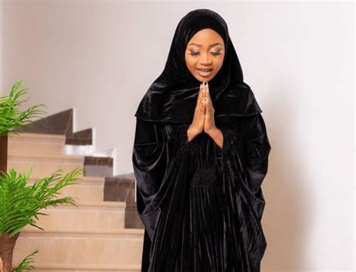 【ME様専用即日発送　即購入OK】☆新品未使用☆セルフホワイトニング機器1台 素敵でユニークな www.mynewsgh.com