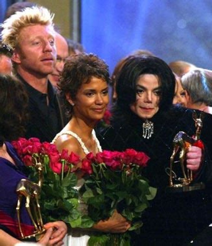 MICHAEL JACKSON AND HALLE BERRY PICK UP BAMBI AWARDS IN BERLIN