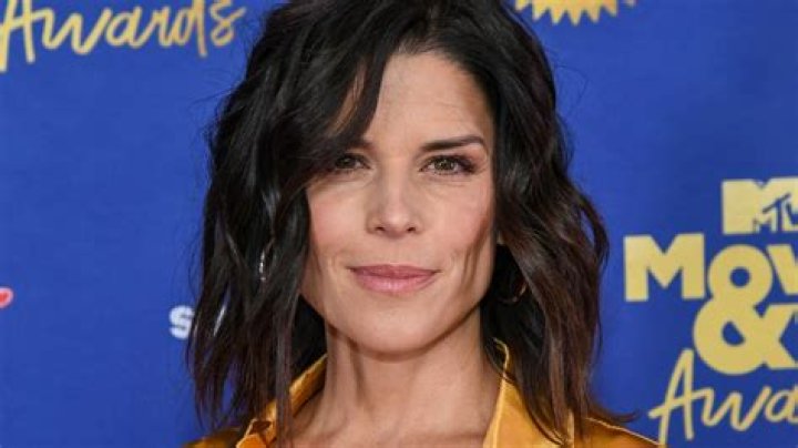 Neve Campbell - Biography | HELLO!
