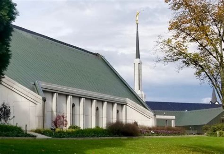 Read about the new presidents and matrons called to serve at these 8 temples