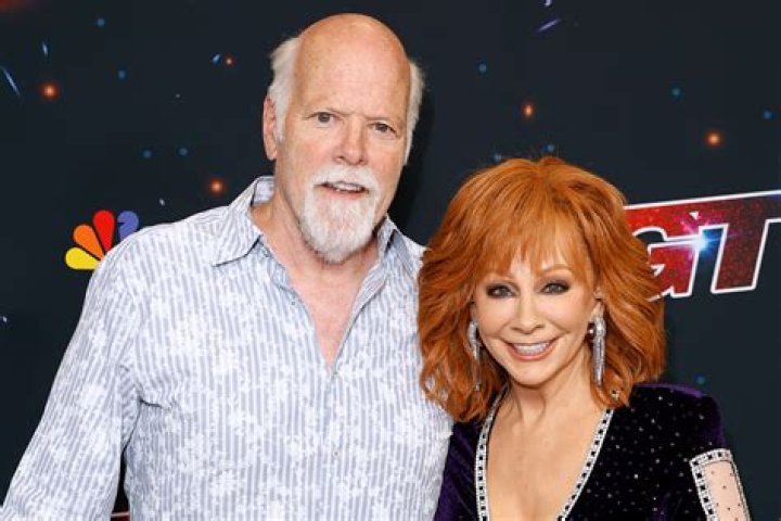 Reba McEntire Bio, Age, Son, Married, Husband, Divorce, Family, Height
