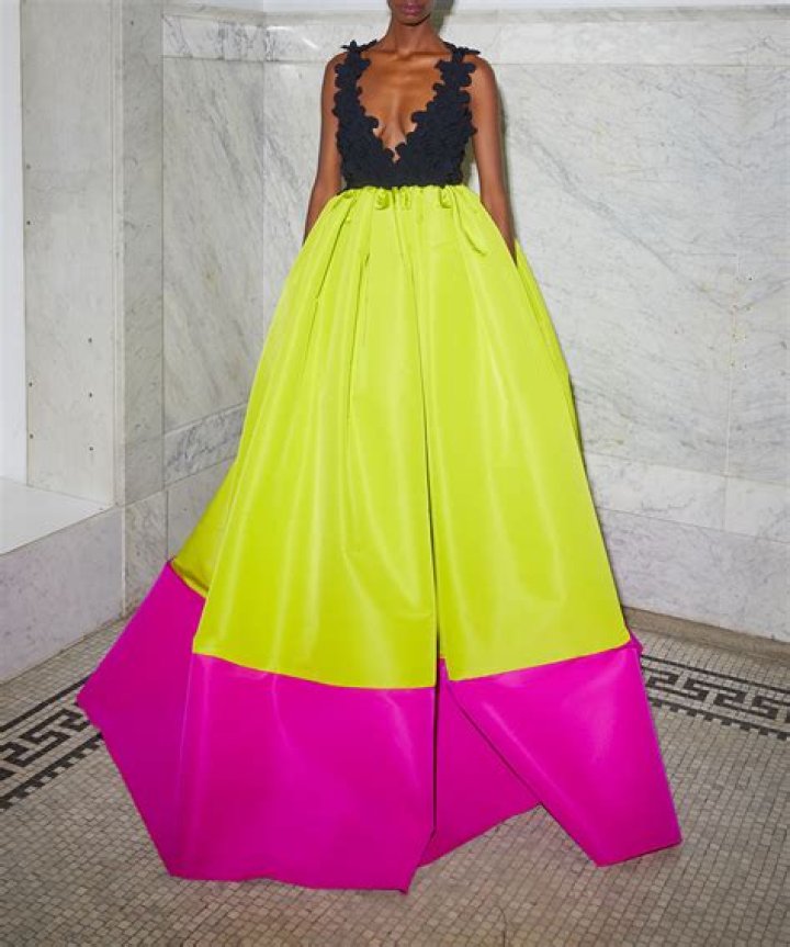 Regina King's stunning neon gown has fans saying the same thing