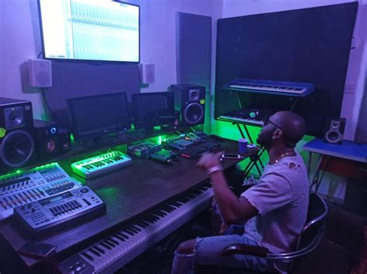 Rising Nigerian Music Act, Banjo Out with ‘Feel Your Love’