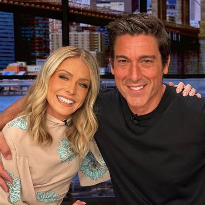 Robin Roberts leaves ABC co-stars Lara Spencer, David Muir, in awe over appearance in photos you can't miss