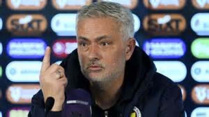 Roma’s Mourinho faces potential ax if team loses to Cagliari