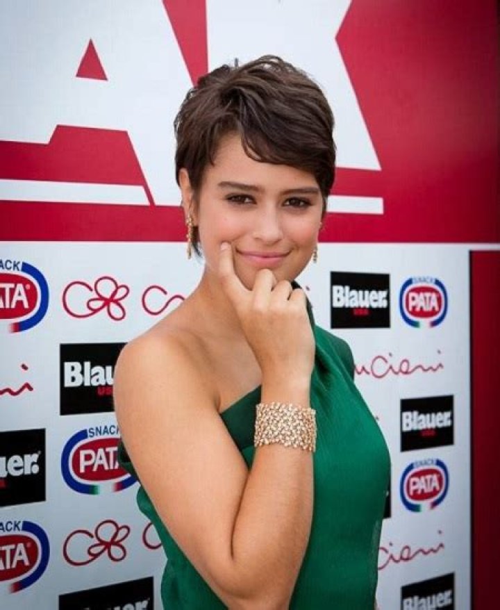Rosabell Laurenti Sellers Bio, Dating, Boyfriend, Body Measurement
