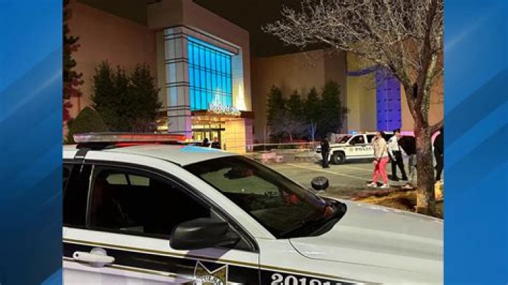 Shooting At Woodland Hills Mall, Tulsa, 1 Person In Critical Condition