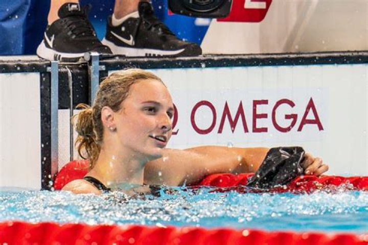 Summer McIntosh ends Katie Ledecky's 13-year unbeaten streak in 800-meter freestyle