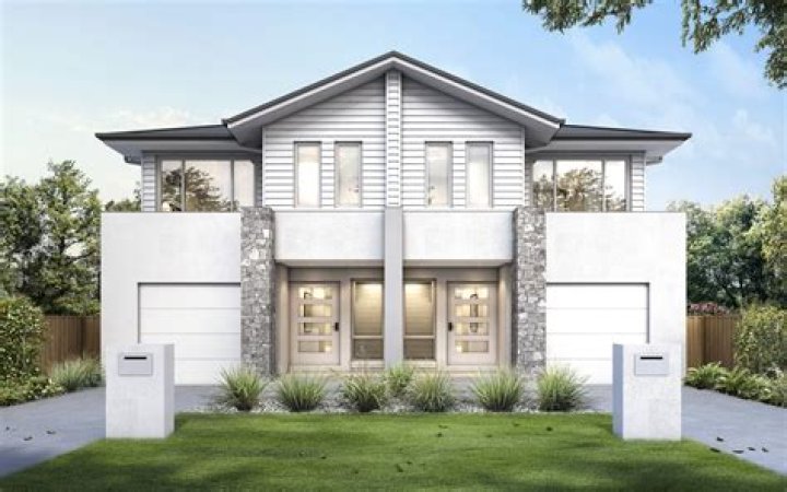 Sydney building company Fairmont Homes NSW under fire over mouldy, defective homes