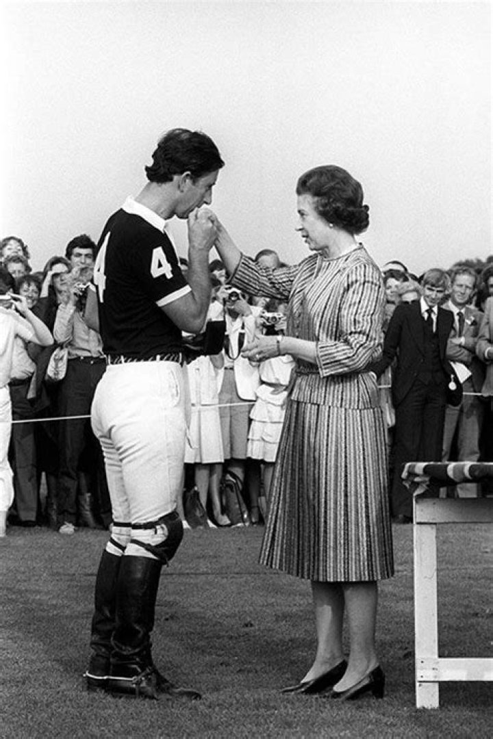 The Queen gives the most touching toast to Prince Charles on his 70th birthday