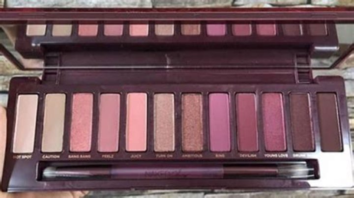 This Urban Decay Cherry eyeshadow palette is the Naked replacement we need