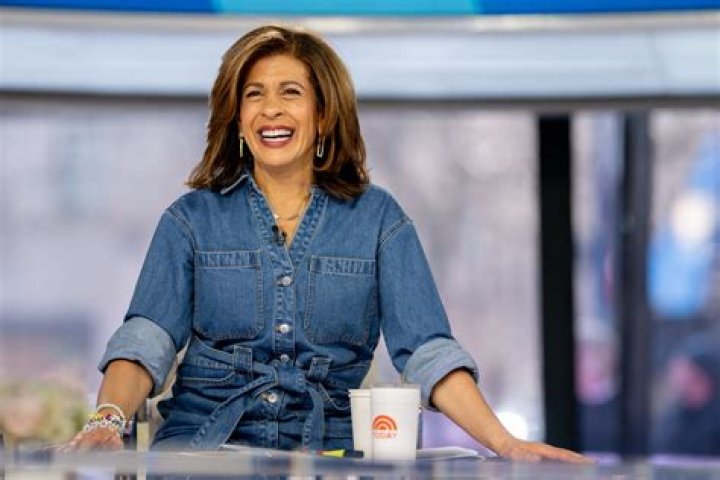 Today's Hoda Kotb visibly emotional on-air over surprise baby announcement