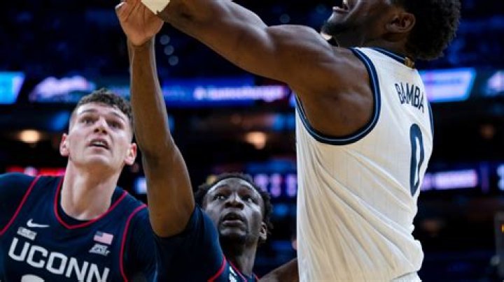 UConn beats Villanova 66-65, wins second straight game since hitting No. 1 in AP Top 25