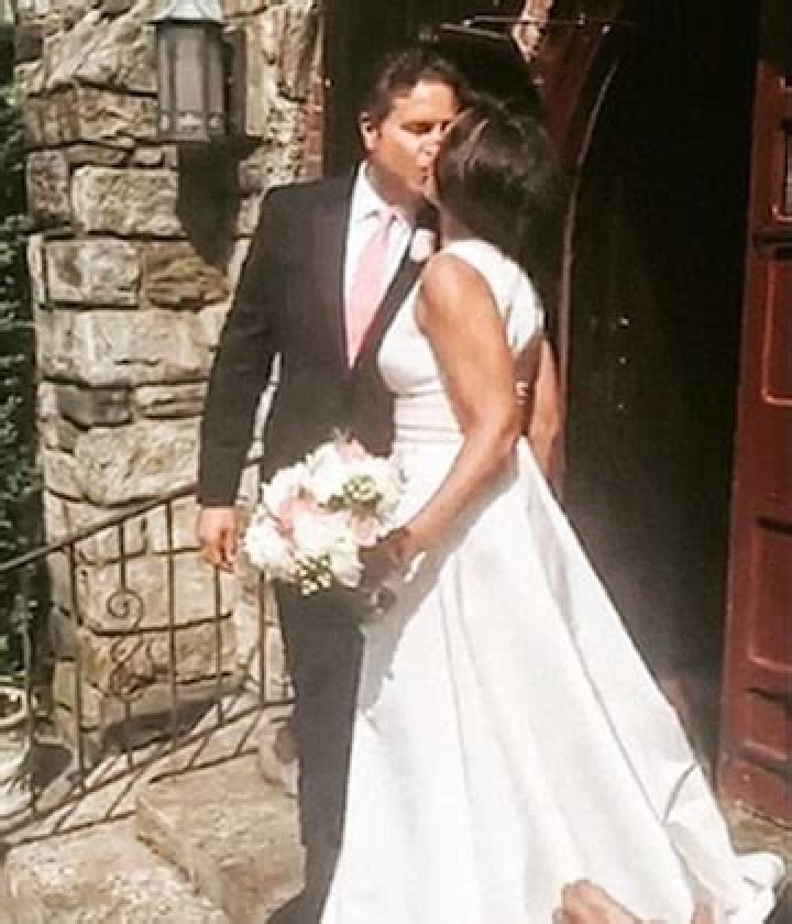 Vanessa Williams wed husband Jim Skrip for second time in Catholic ceremony