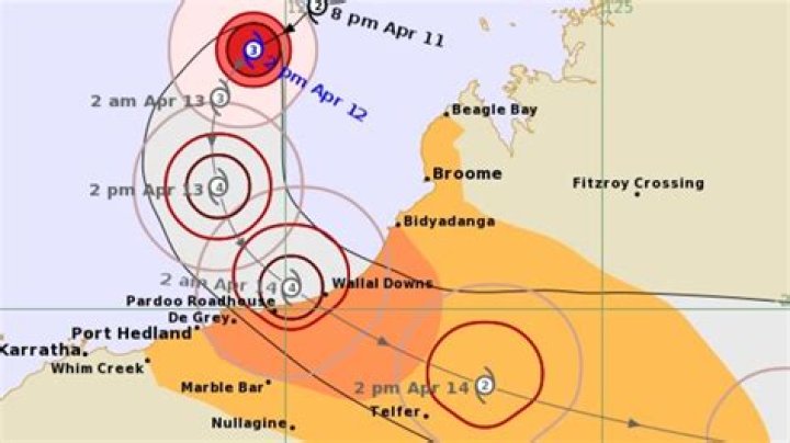 WA: Alert upgraded as Cyclone Ilsa intensifies
