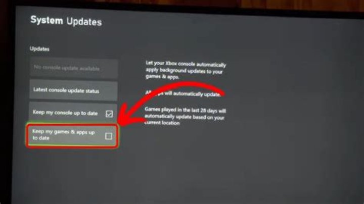 why does my xbox flash after i turn it off?